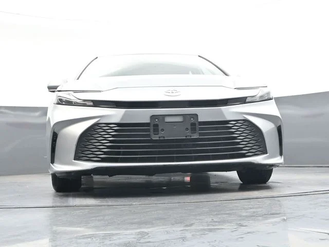 Used 2025 Silver Toyota LE image 38