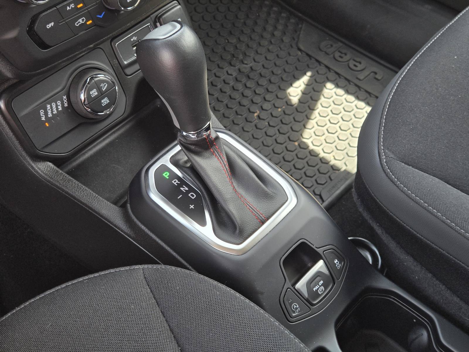 2023 Jeep Renegade Trailhawk - Photo 31