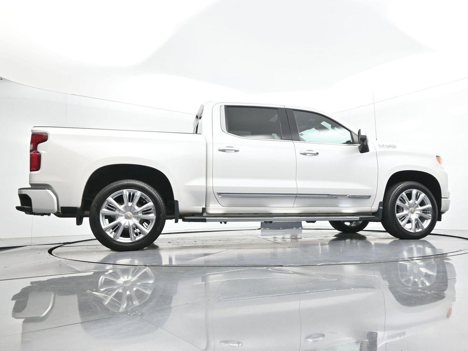 Used 2024 Iridescent Pearl Tricoat Chevrolet High Country image 53