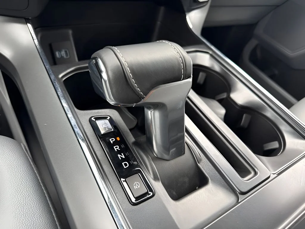 Used 2022 White Ford Pro image 15