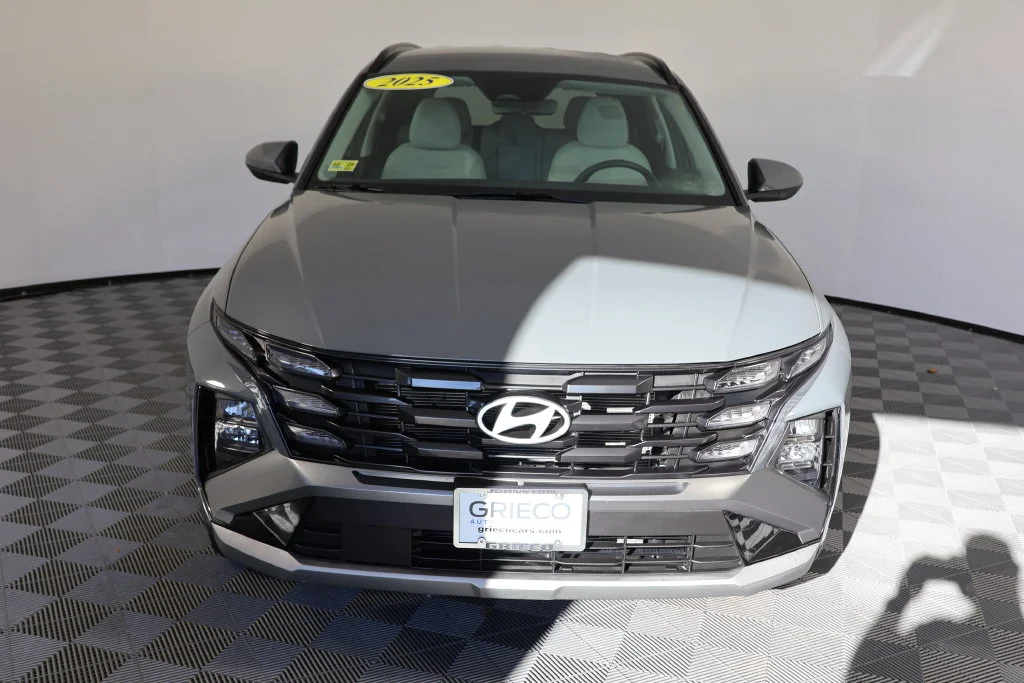 Used 2025 Gray Hyundai SEL image 3
