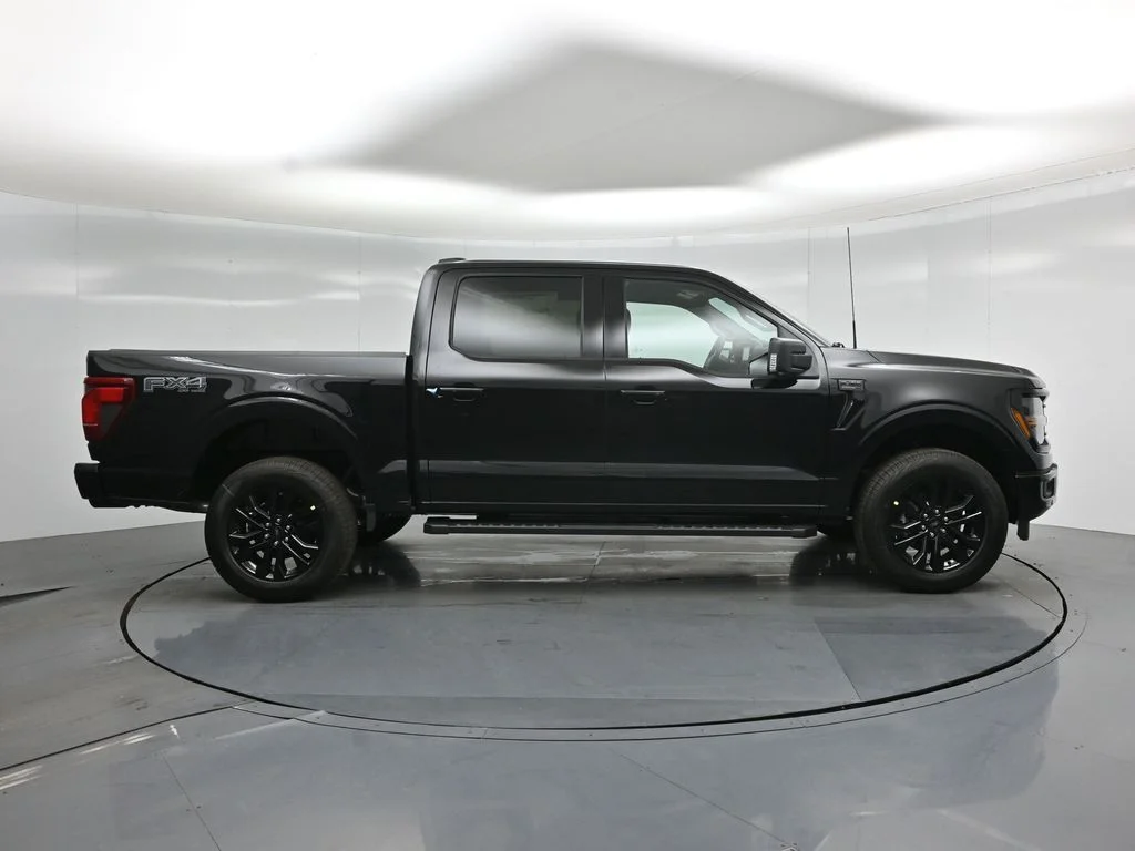 New 2026 Agate Black Metallic Ford XLT image 23