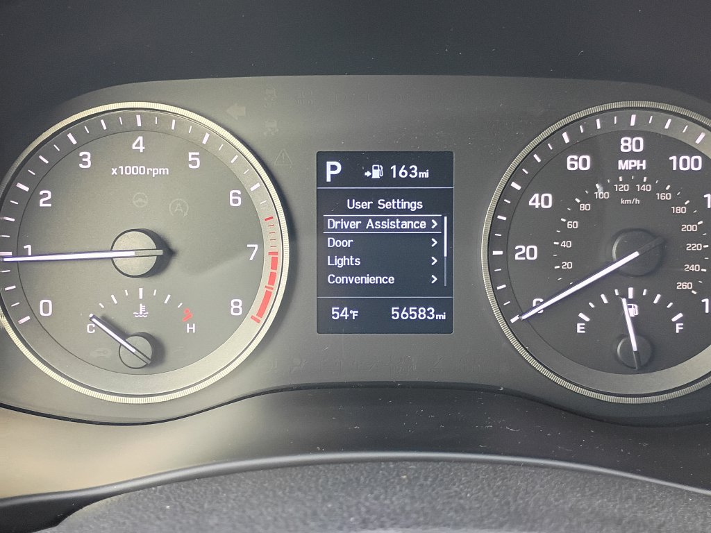 Used 2020 White Hyundai SE image 23
