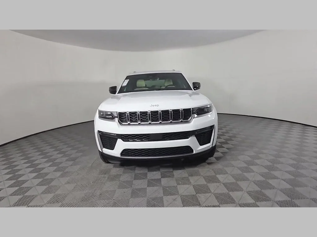 New 2026 Bright White Clear-Coat Exterior Paint Jeep Limited image 41