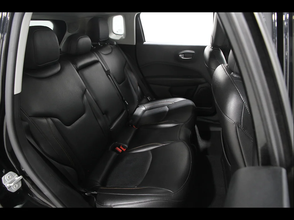 Used 2020 Diamond Black Crystal Pearl Coat Jeep Limited image 21