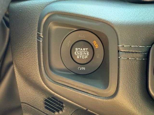 2025 Jeep Wrangler 4-Door Sahara - Photo 29