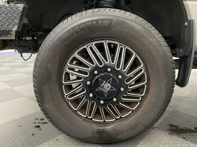 Used 2019  Ford XLT DRW CREW CAB image 10