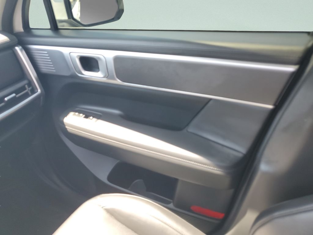 Used 2024 White Hyundai SEL image 13