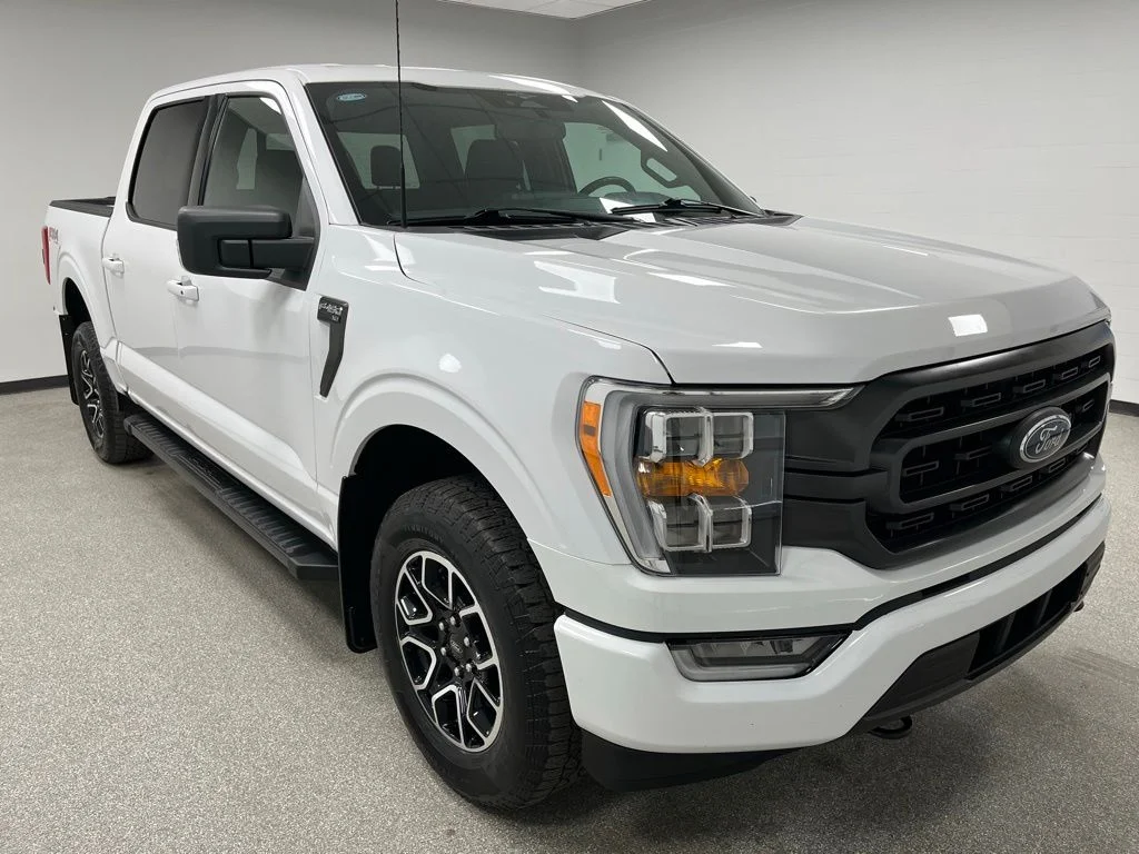 Used 2023 White Ford XLT image 2