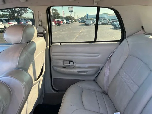 Used 2000  Ford LX image 13