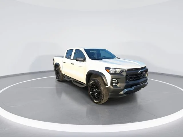 Used 2025 White Chevrolet Trail Boss image 9