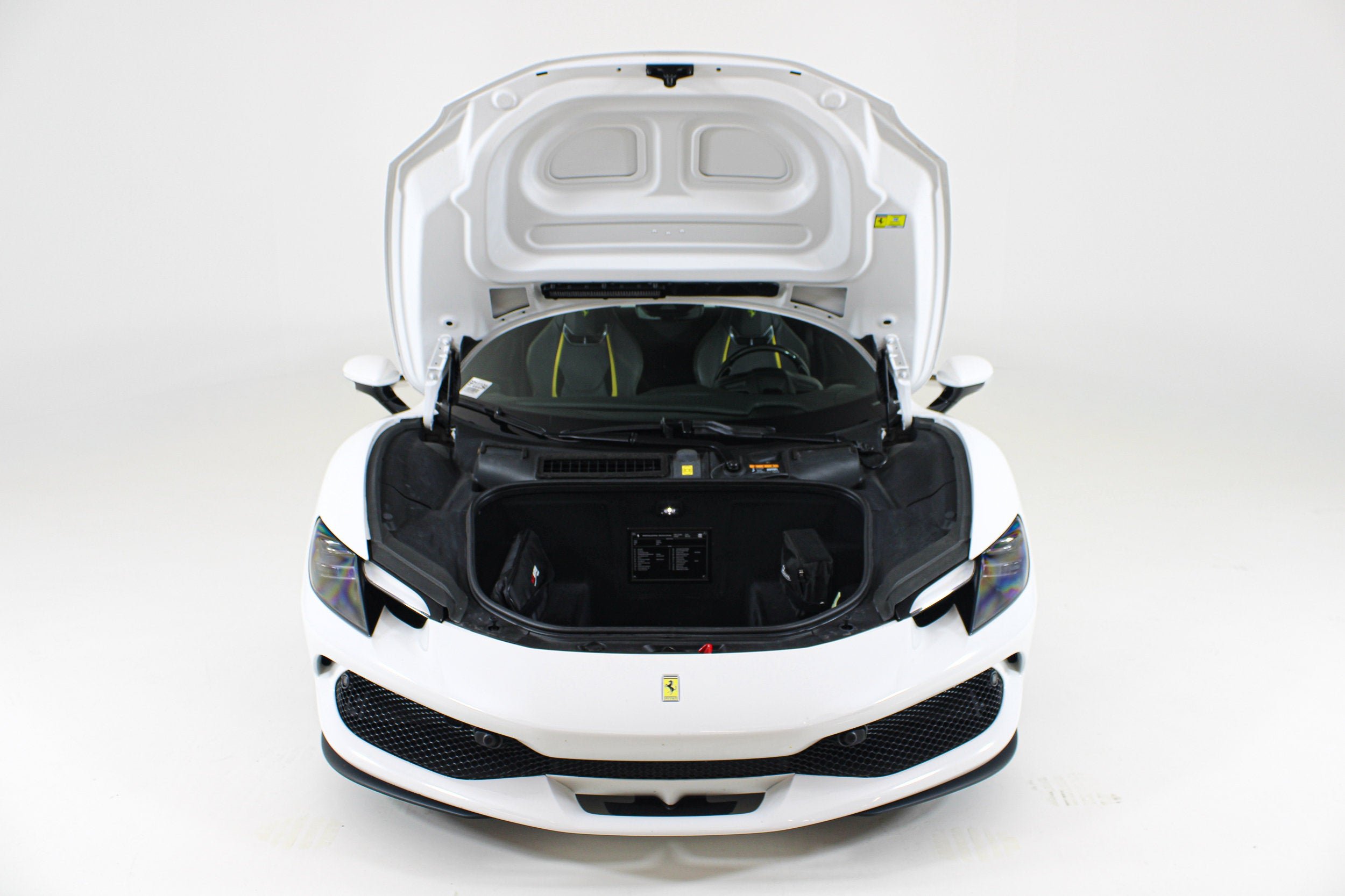 Used 2025 Bianco Cervino Ferrari  image 54