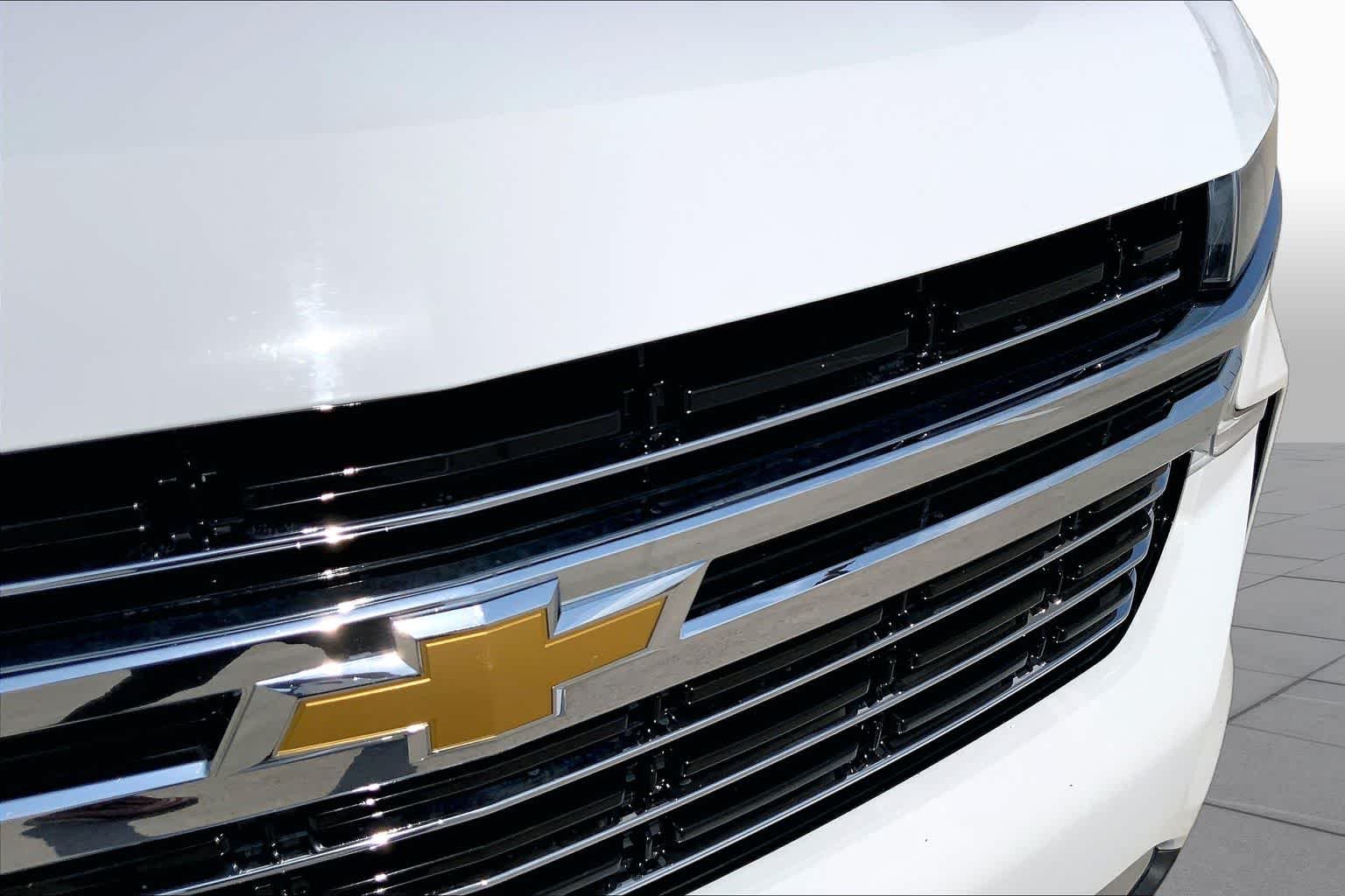 Used 2024 Summit White Chevrolet LT image 29