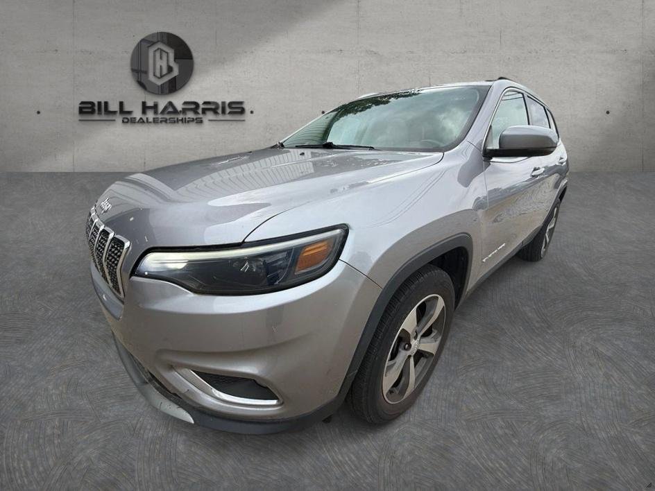 Used 2019 Silver Jeep Limited image 2