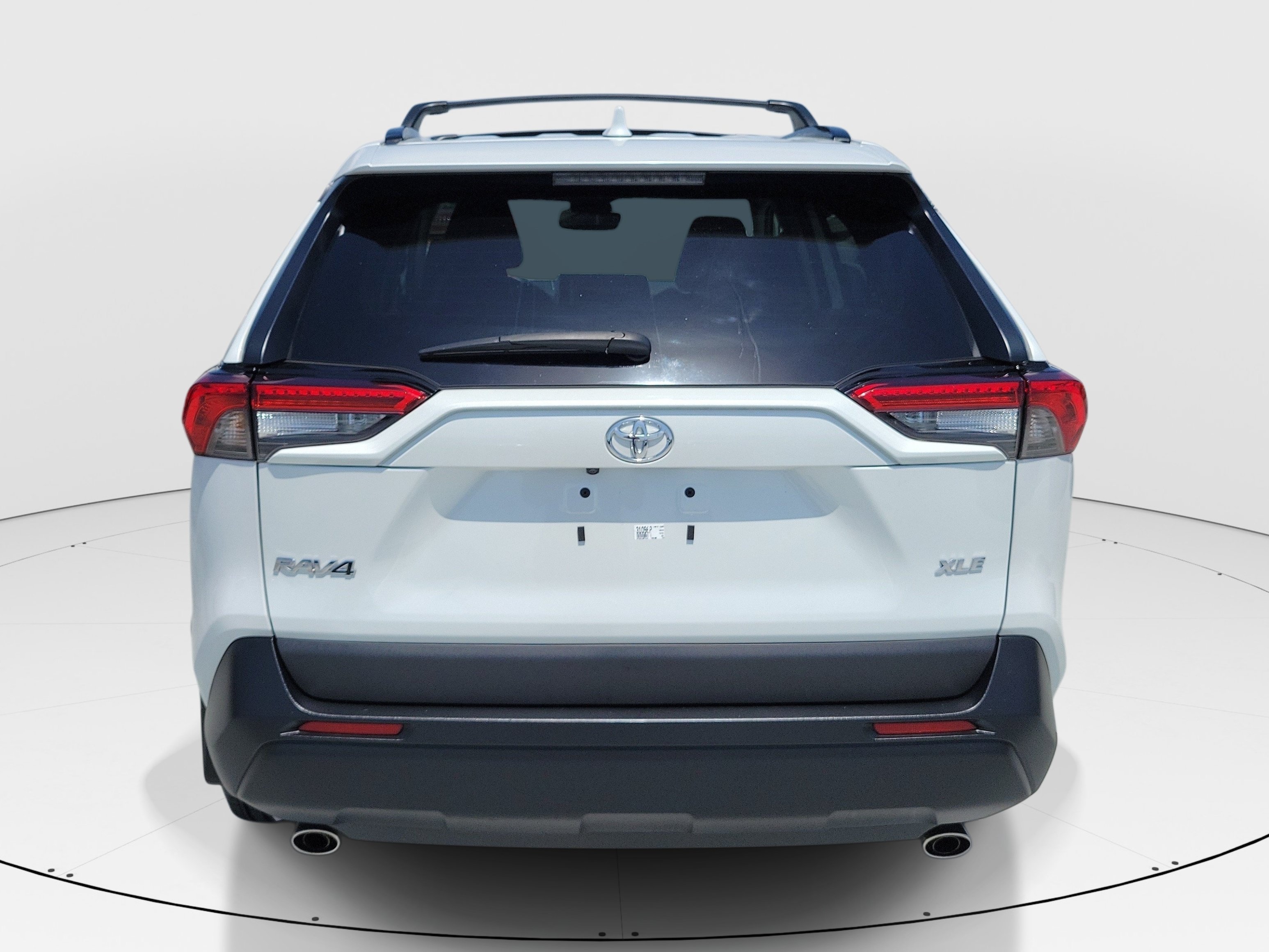 Certified Used 2023 Pearl Toyota XLE Premium image 5