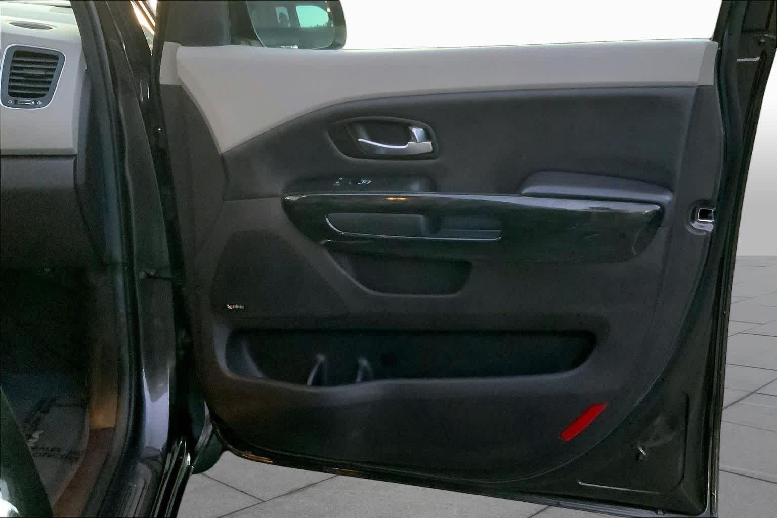 Used 2015 Titanium Brown Kia SX-L image 19