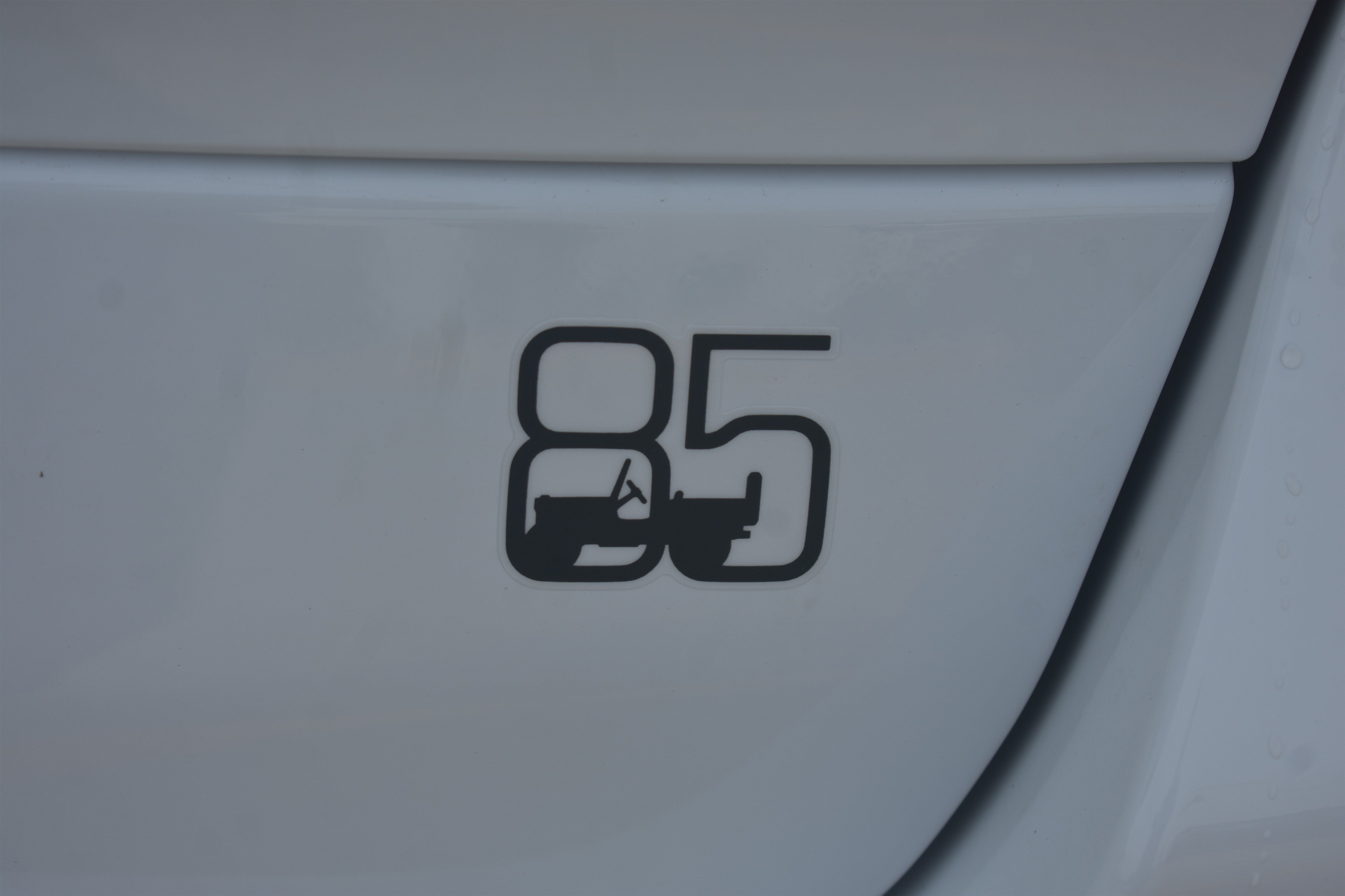 New 2026 Bright White Clear-Coat Exterior Paint Jeep 85th Anniversary Edition image 8