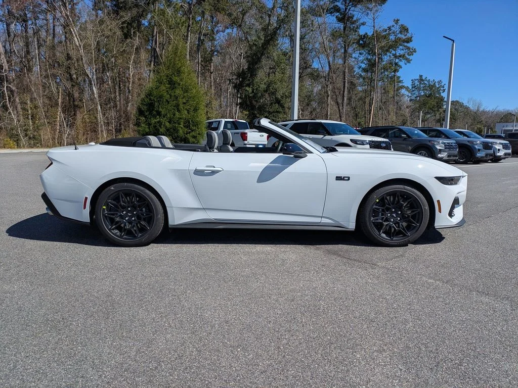 New 2026 Oxford White Ford GT Premium image 3