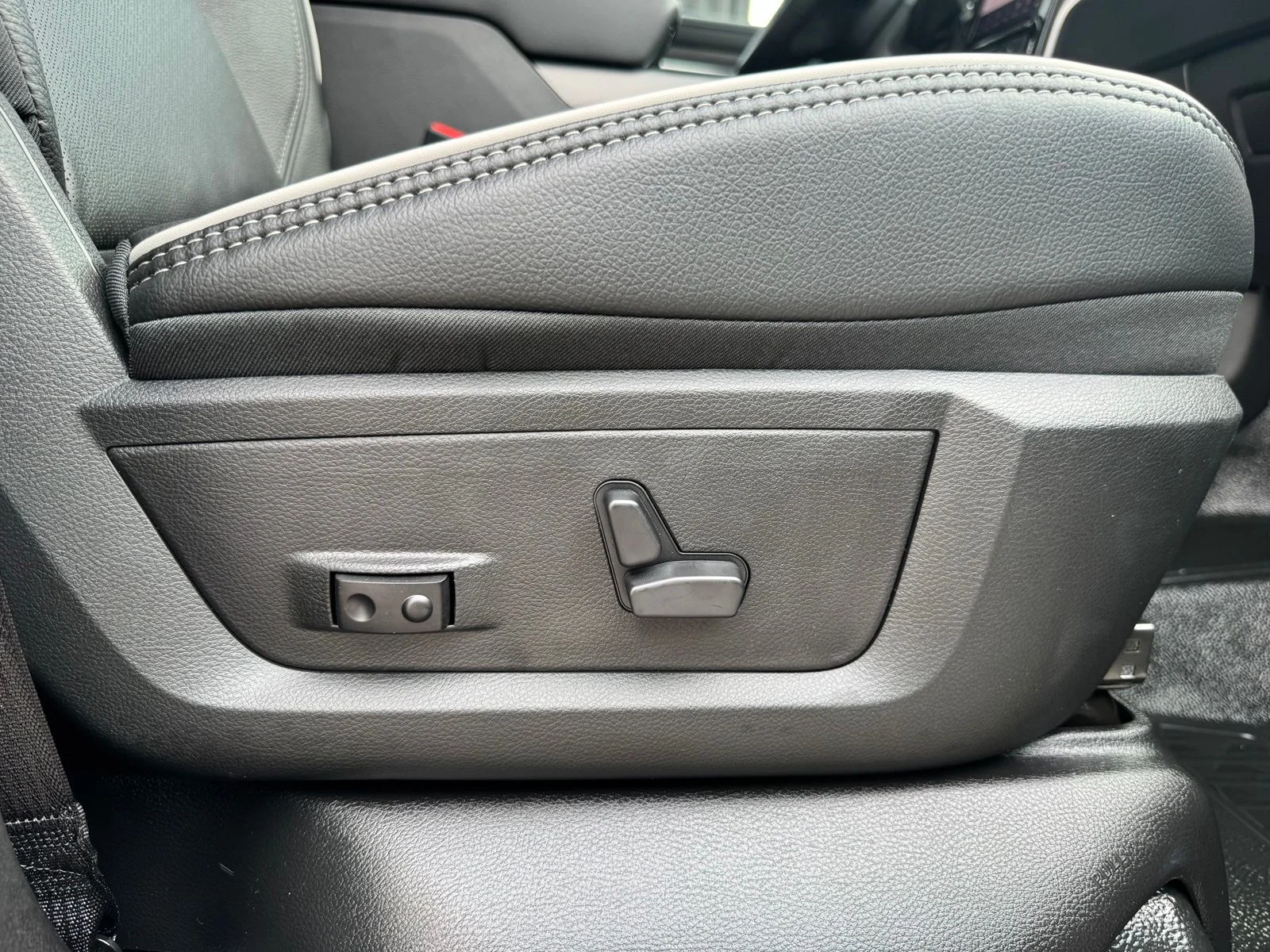 New 2026 Ceramic Gray Clearcoat RAM Laramie image 45