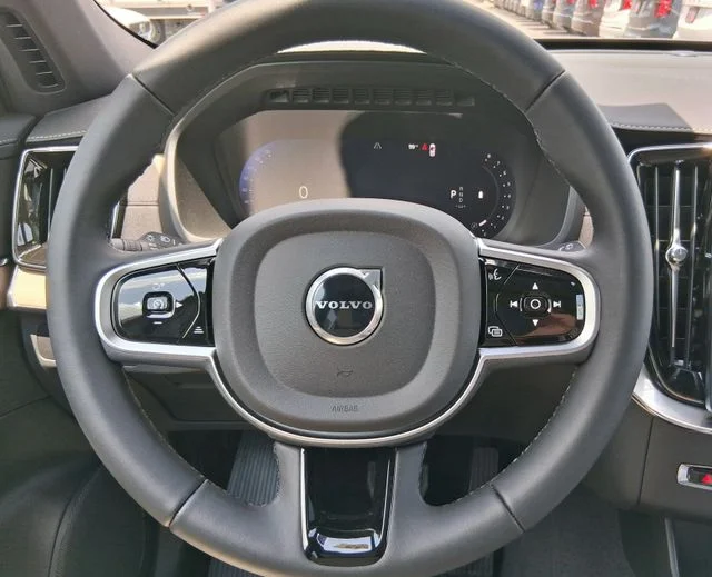 New 2026 Aurora Silver Volvo Plus image 9