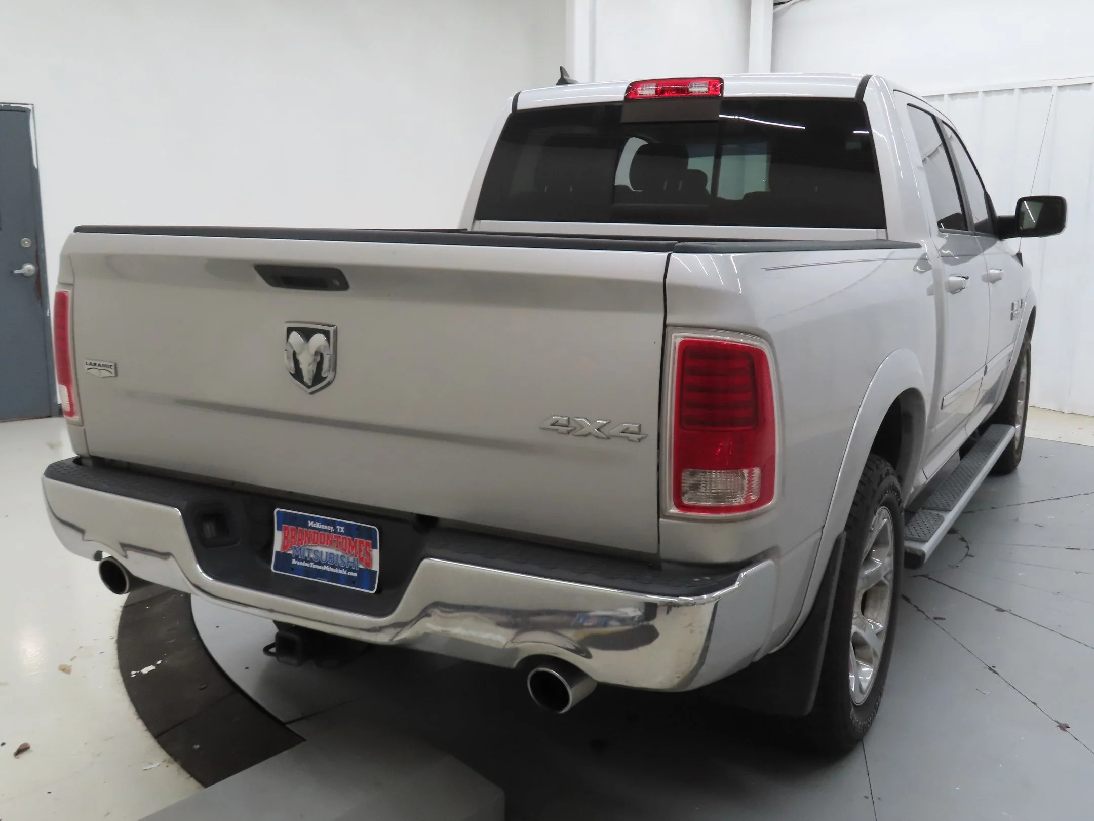 Used 2017 Silver Ram Laramie image 3