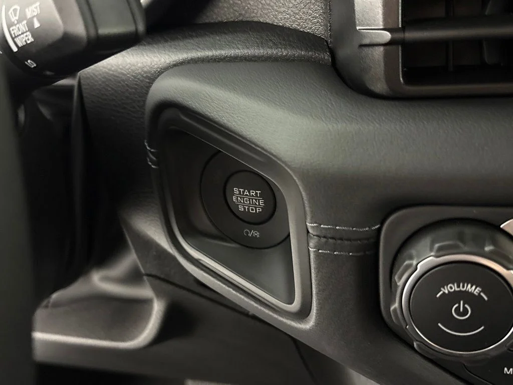 New 2027 White Jeep Rubicon X image 28