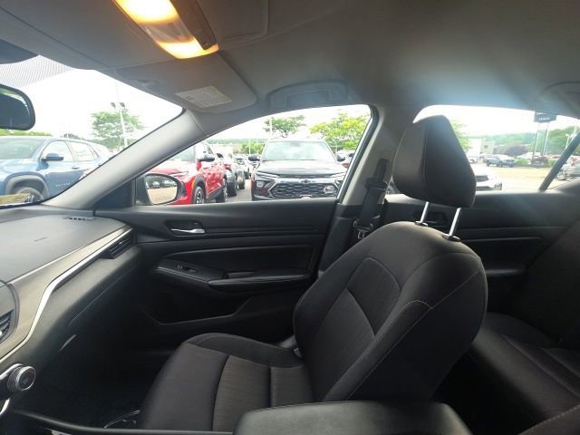 Used 2024 Brilliant Silver Metallic Nissan 2.5 SV image 25