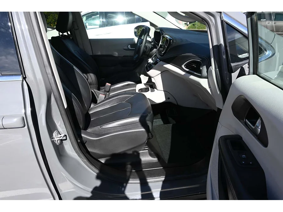 2022 Chrysler Pacifica Touring L - Photo 15