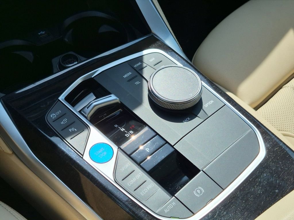 Used 2024 Black BMW M50 image 20