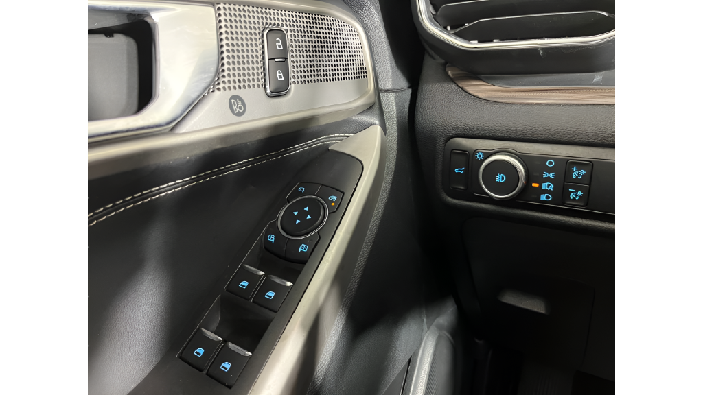Used 2024 Black Ford Limited image 19