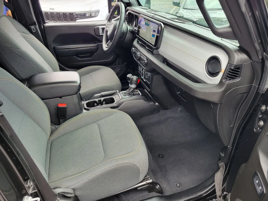 Used 2025 Black Jeep Sport S image 16