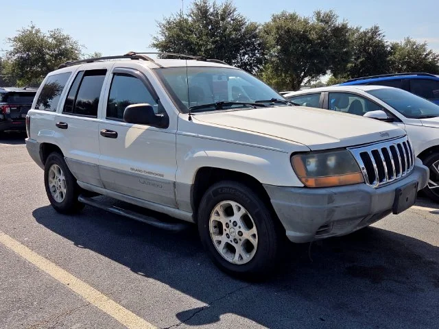 Used 1999 White Jeep Laredo image 2