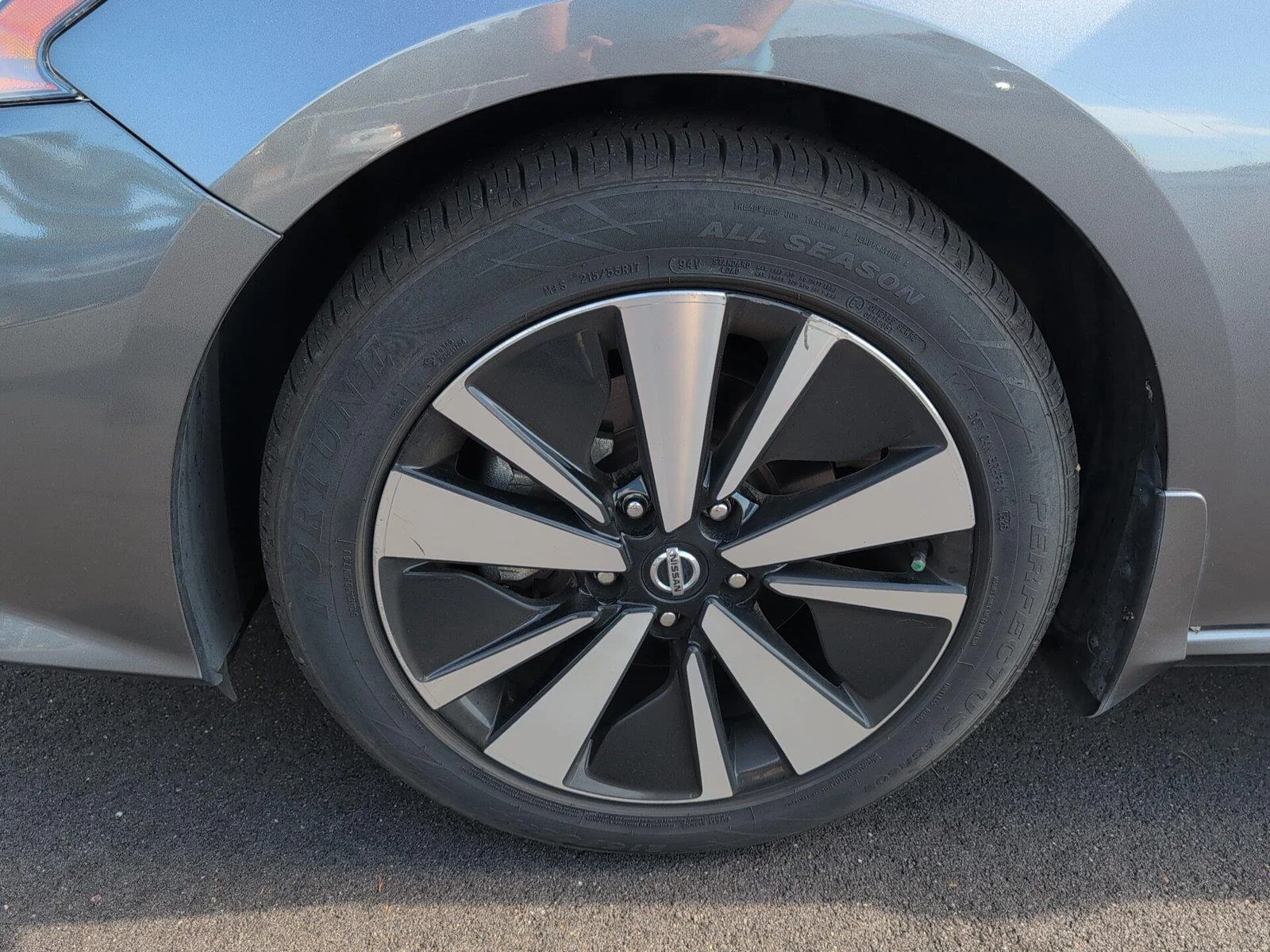 Used 2022 Gun Metallic Nissan 2.5 SV image 11