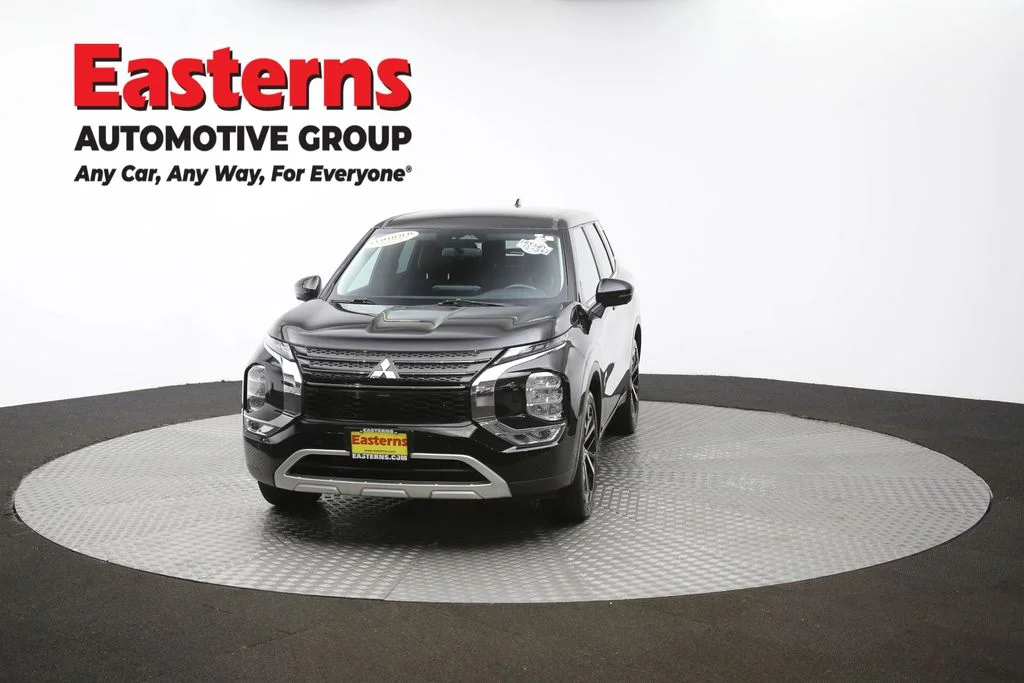 Used 2023 Black Mitsubishi SE image 52