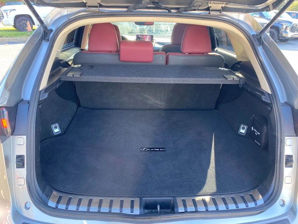Used 2019 Silver Lexus 300h image 10