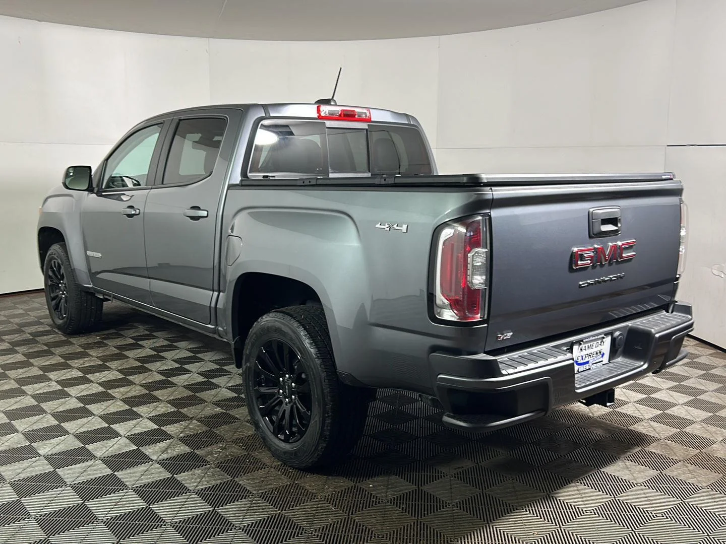 Used 2022 Satin Steel Metallic GMC 4WD Elevation image 9