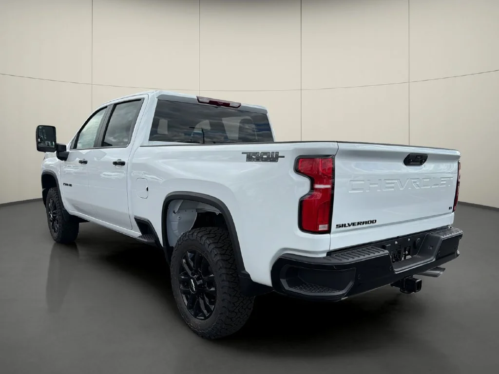 New 2026 Summit White Chevrolet LT image 5