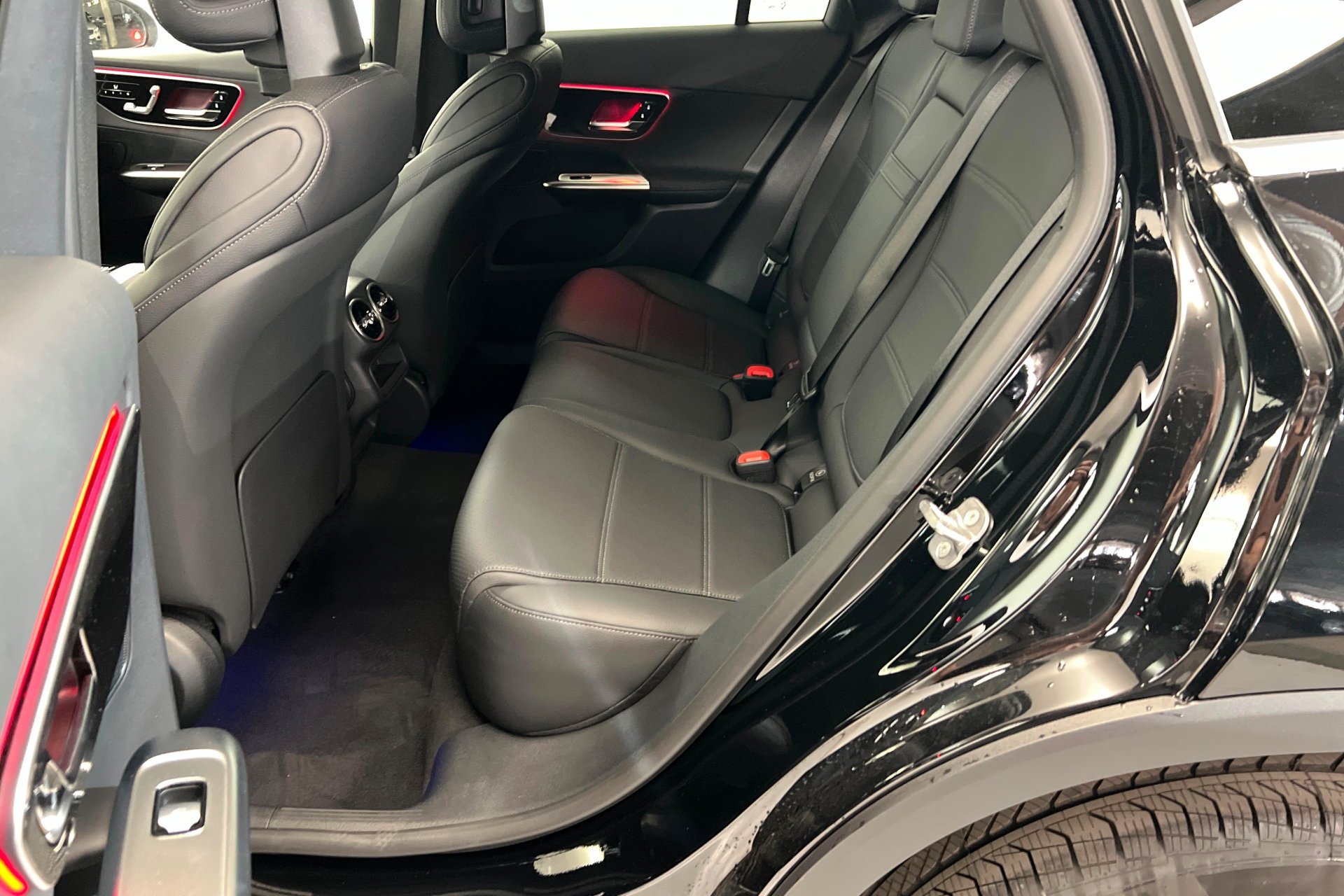 New 2026 Black Mercedes-Benz GLC 300 image 22