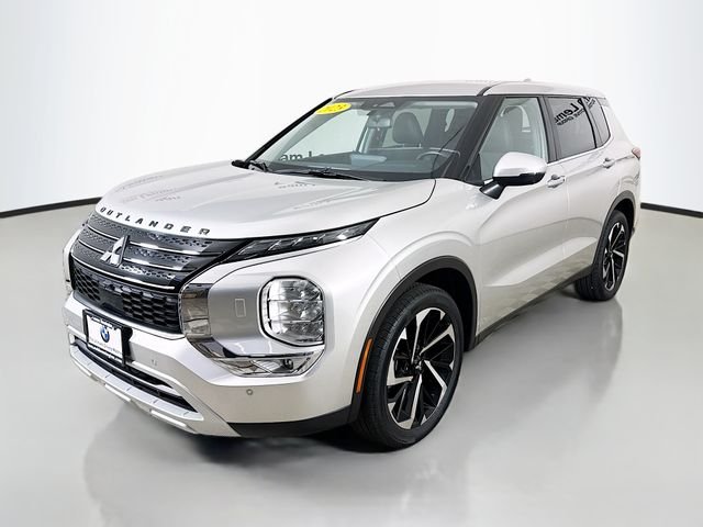 Used 2023 Alloy Silver Metallic Mitsubishi SE image 3