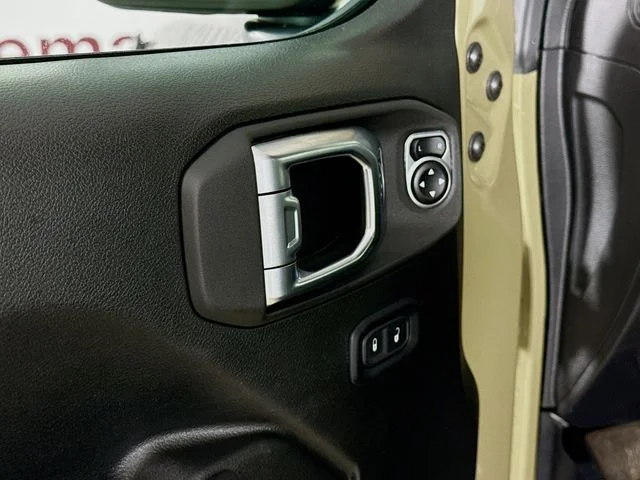 Used 2025 Green Jeep Willys image 17