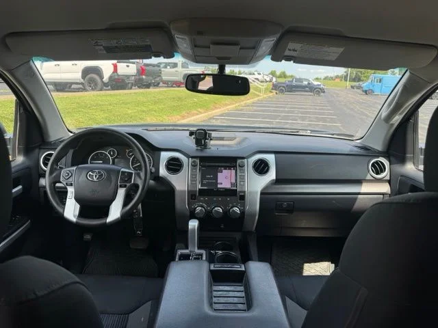 Used 2015 Black Toyota SR5 image 19