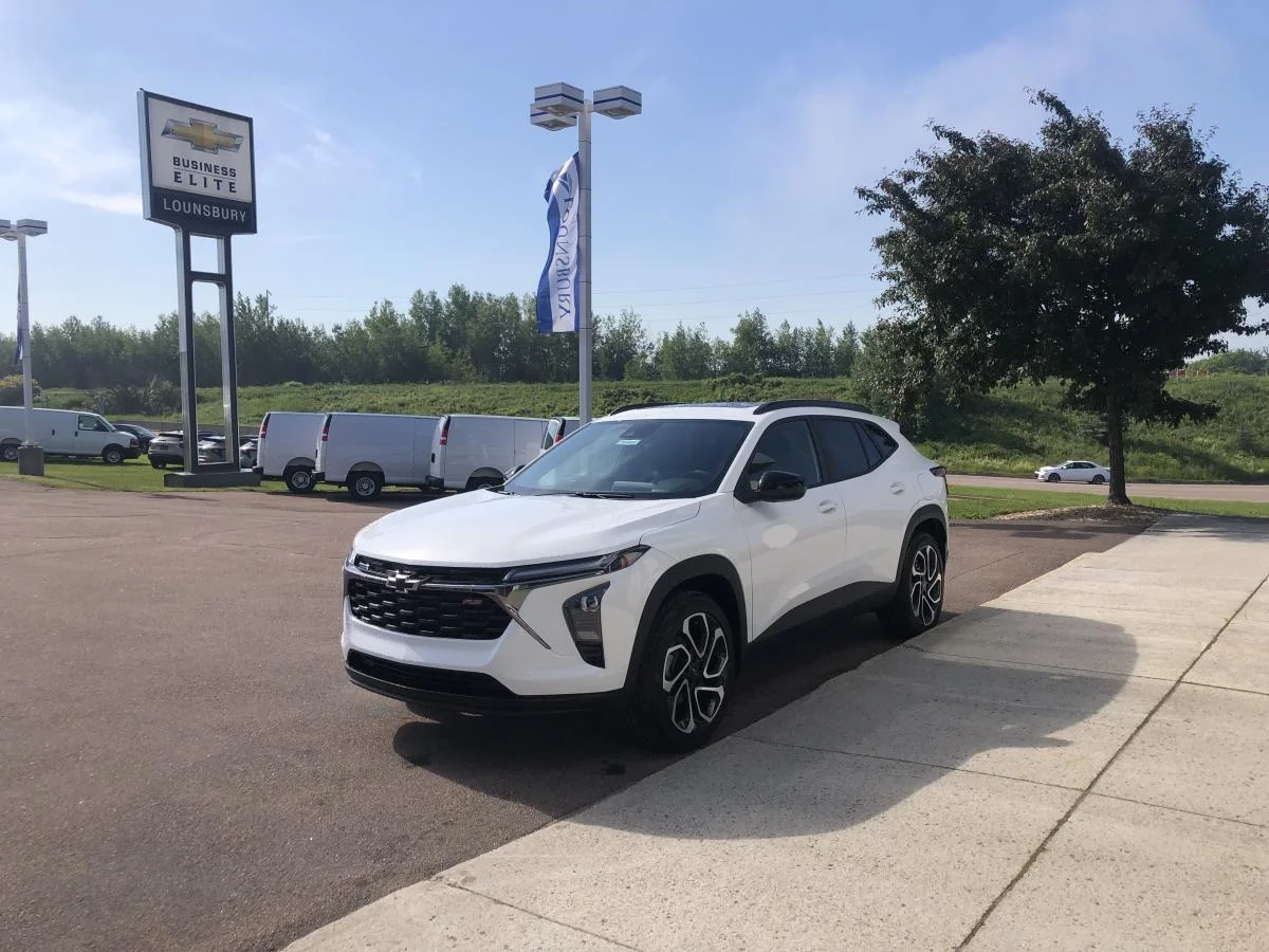 New 2026 White Chevrolet Fwd 4dr 2rs image 4