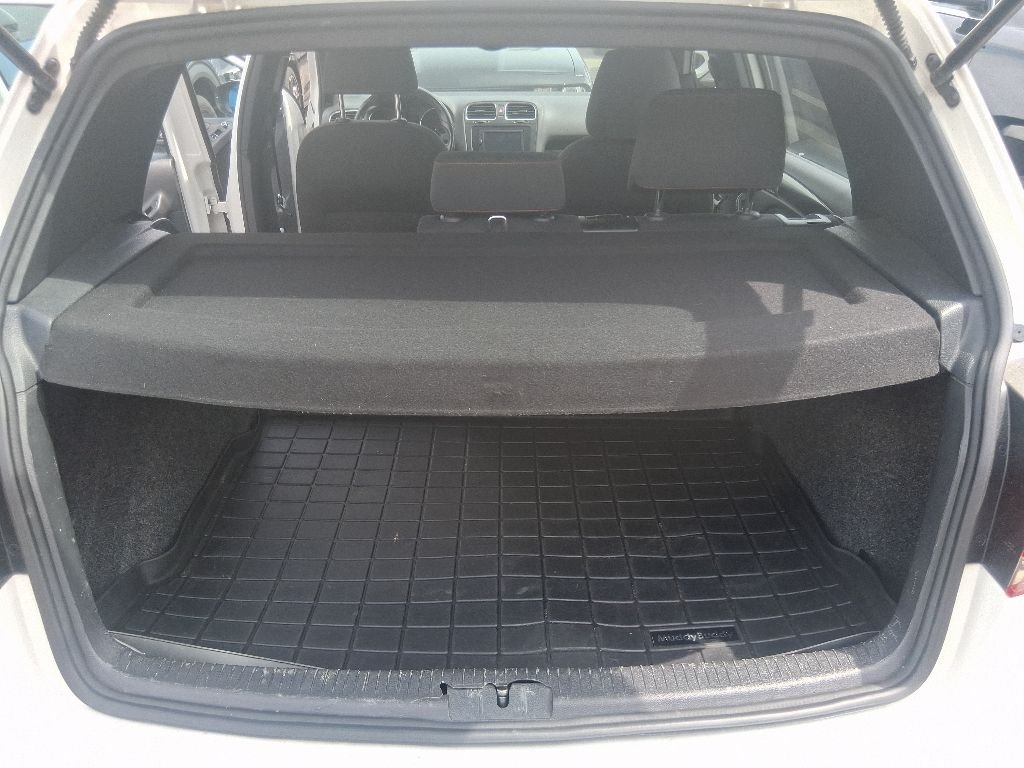 Used 2013 Black Volkswagen Base image 17