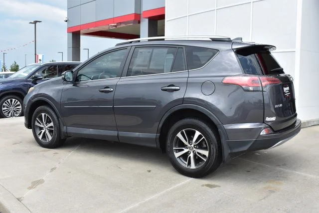 Used 2017 Gray Toyota XLE image 7