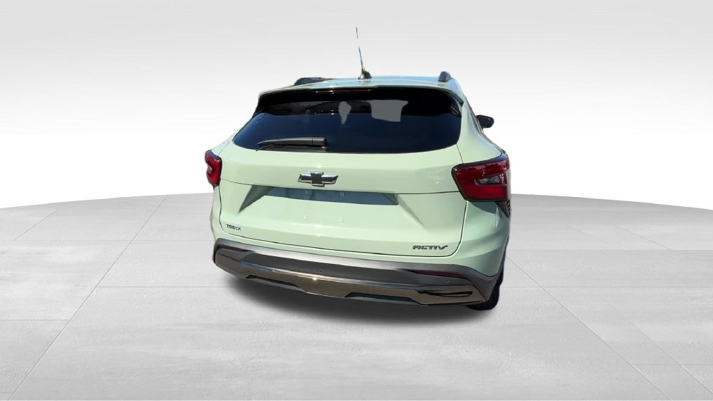 Used 2025 Green Chevrolet ACTIV image 4