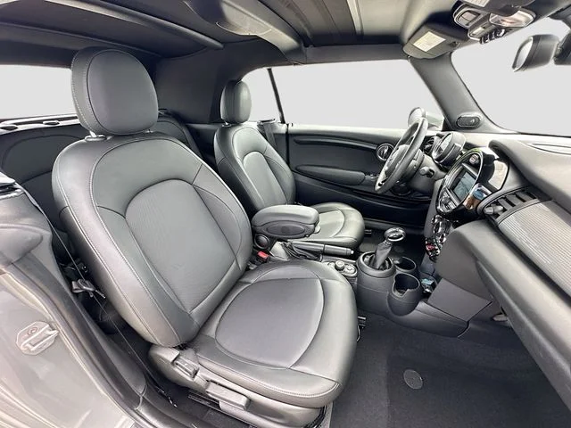 Used 2019 Gray MINI Signature image 27