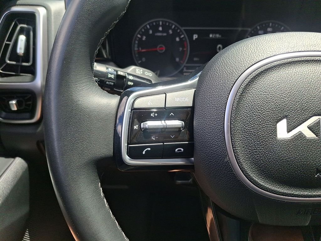 Used 2023 Black Kia X-Line EX image 23