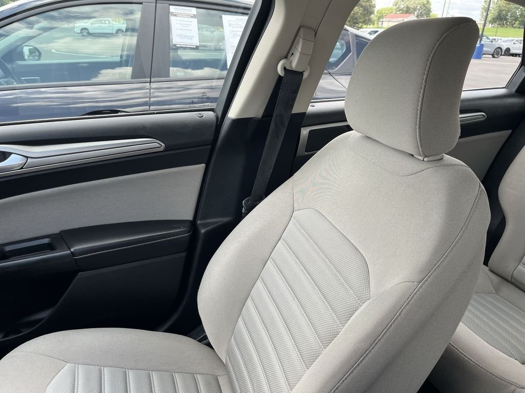 Used 2018 Blue Ford S image 22