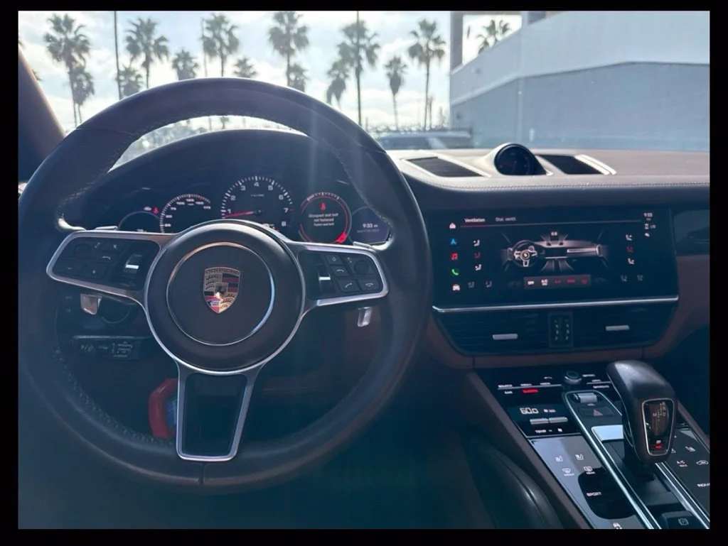 Used 2022  Porsche  image 10