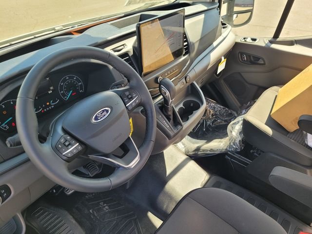 New 2025 Oxford White Ford Cutaway image 8